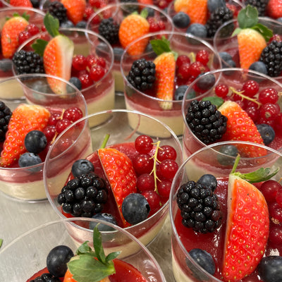 Vaniljpannacotta med bär