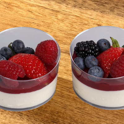 Vaniljpannacotta med bär