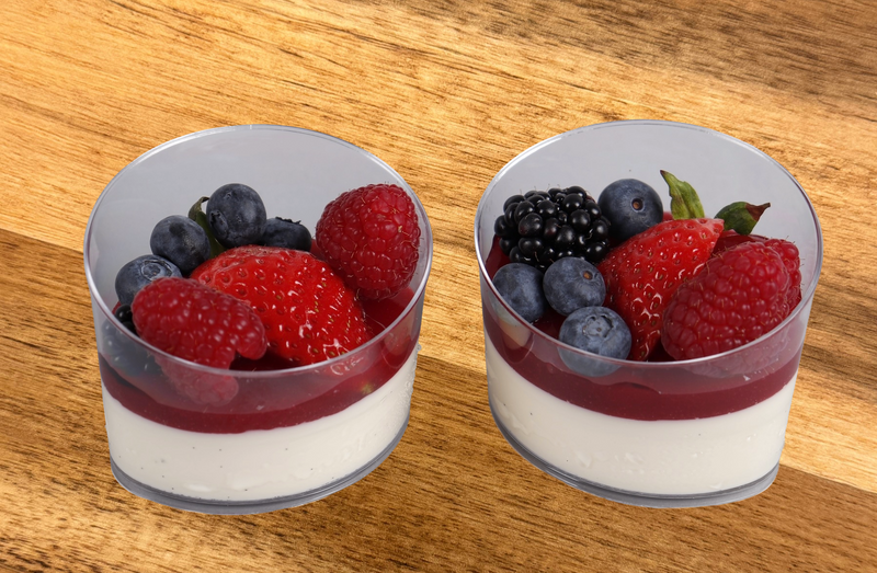 Vaniljpannacotta med bär