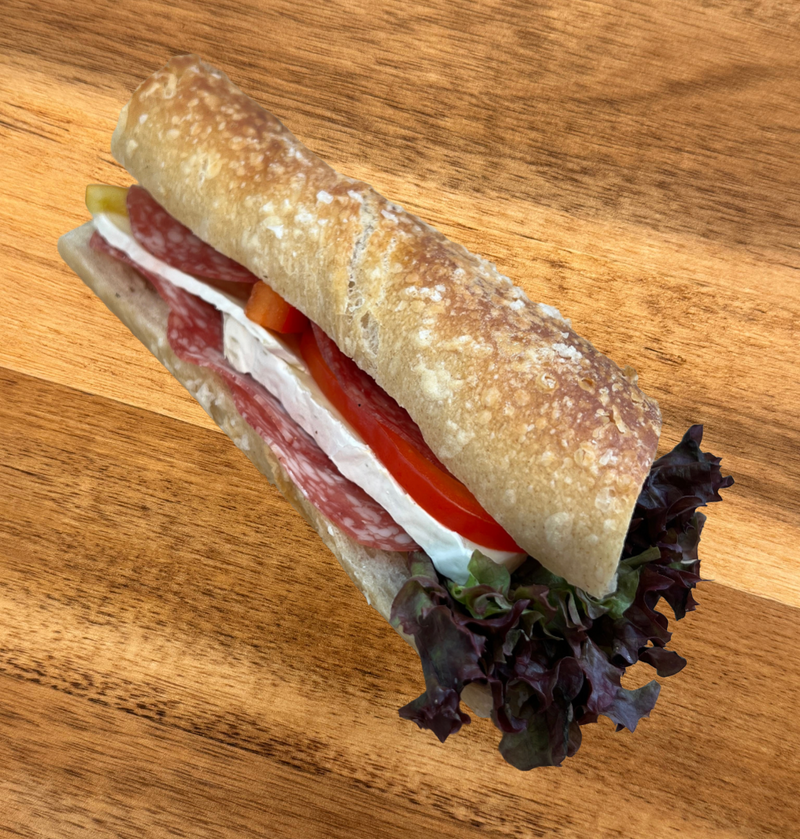 Baguette med Salami och brie