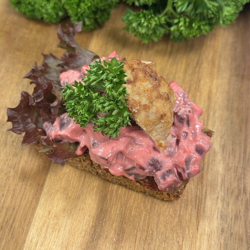 Kanapé med köttbulle & rödbetssallad